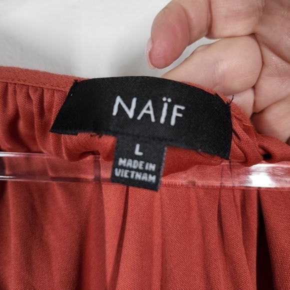 NAIF ROUND NECK DRESS - Picture 7 of 9